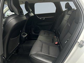 Volvo V90 Cross Country D4 AWD Inscription Pro Sov-däck/Drag/Mok-värm/Voc