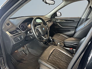 BMW X1 sDrive20i xLine S&V-hjul/Drag/Kamera/Pano/Nav/HuD/HiFi – bild 7