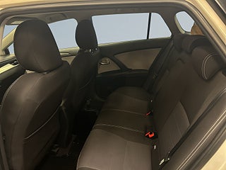 Toyota Avensis Kombi 1.8 Valvematic Drag/Kamera/Värmare/Navi/SoV-Däck – bild 13