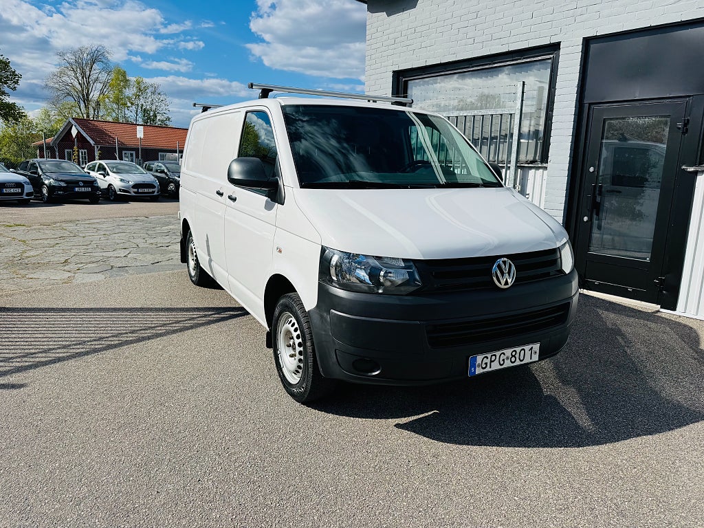 Volkswagen Transporter T30 2.0 TDI 102HK SKÅP / DRAG / VÄRMARE