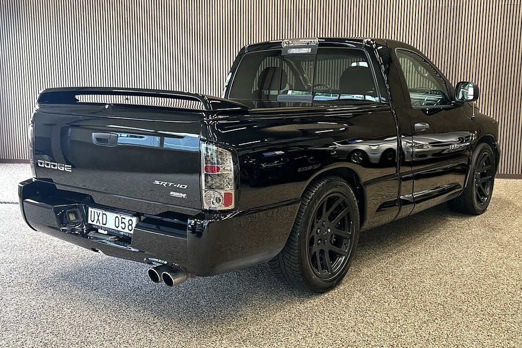 Dodge RAM SRT-10 Regular Cab manuell V10 517hk