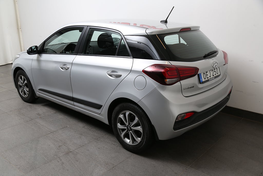 Hyundai i20 1,2 Premium 1ägare CarPlay Kamera P-sensor 2019