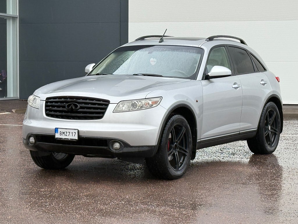 Infiniti FX45 AWD 4.5 V8 320hk/AWD/dragkrok/solucka