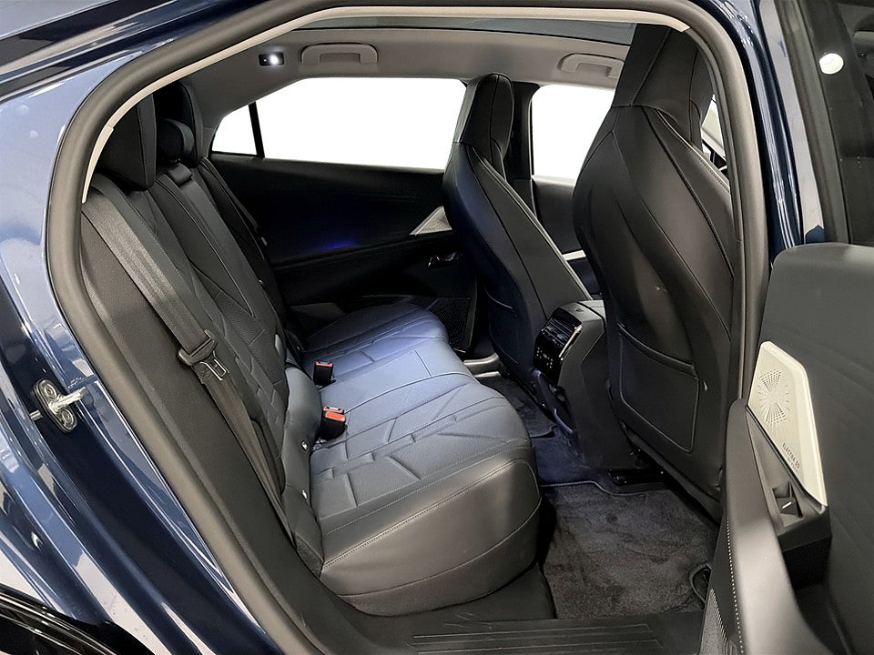 Bild på DS N°8 Étoile 97.2 kWh 349hk Aut AWD B-KAMERA CARPLAY PANO