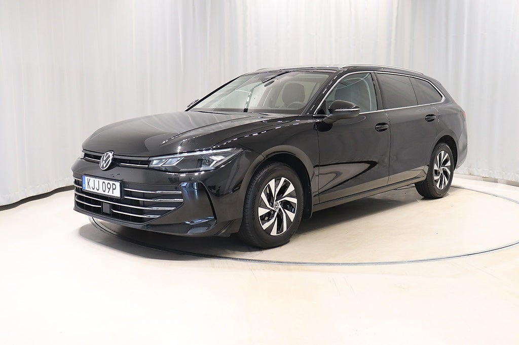 Volkswagen Passat Business 1.5 eTSI 150hk Aut Drag Värmare Nav 2025