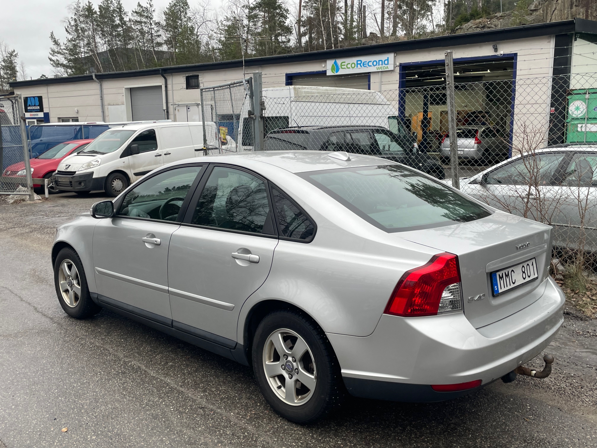 Volvo S40 1.8 Flexifuel Kinetic 125hk 2008, bild 3/36