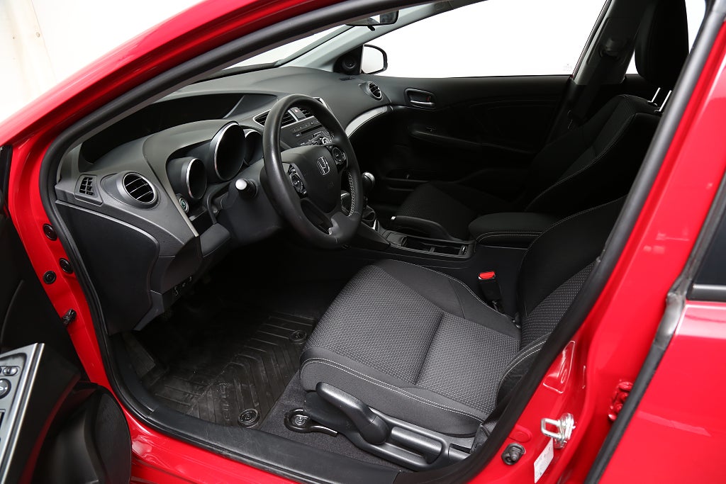 Honda Civic 1,8 i-VTEC 141hk ELEGANCE X-EDITION 5-D 1ägare 2015