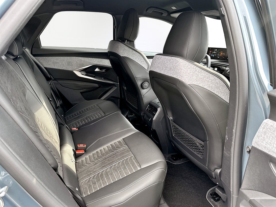 Bild på Peugeot E-3008 GT 214hk Aut - DEMO