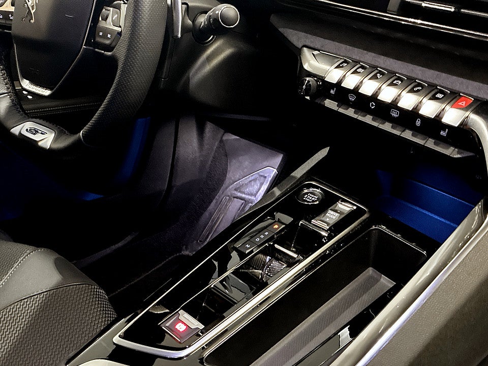 Bild på Peugeot 5008 GT 1.2 PT 130hk Aut 7-SITS B-KAMERA CARPLAY