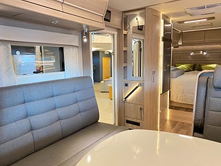 Husbil-halvintegrerad Kabe TMRX 780 LXL 13 av 33