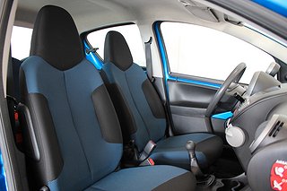 Halvkombi Toyota Aygo 8 av 15