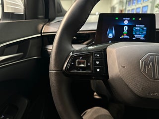 MG 3 Hybrid+ Luxury Carplay 360° Pvärm Garanti S/V-hjul MOMS – bild 18