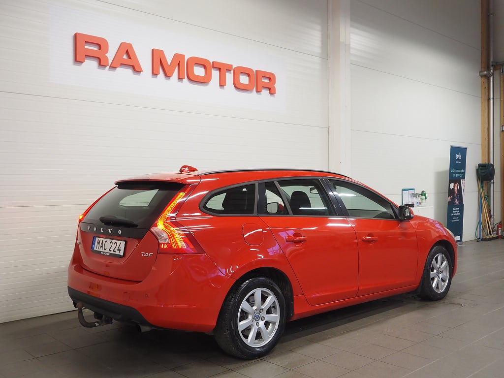 Volvo V60 T4F 180hk Aut Kinetic |Drag|Värmare|Keyless| 2012