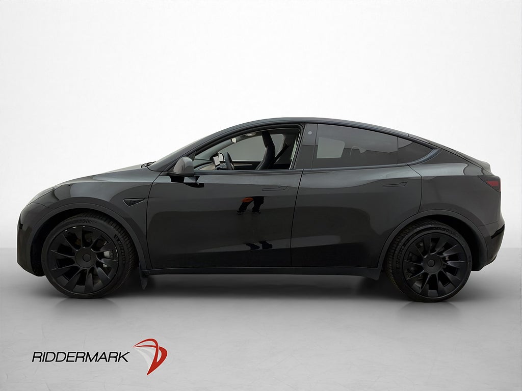 Tesla Model Y Long Range AWD Värmepump Drag  Pano Autopilot