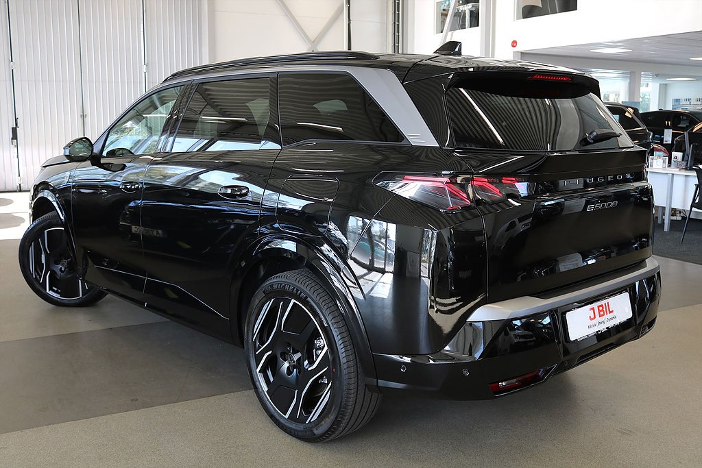 Bild på Peugeot E-5008 GT+ - DEMO