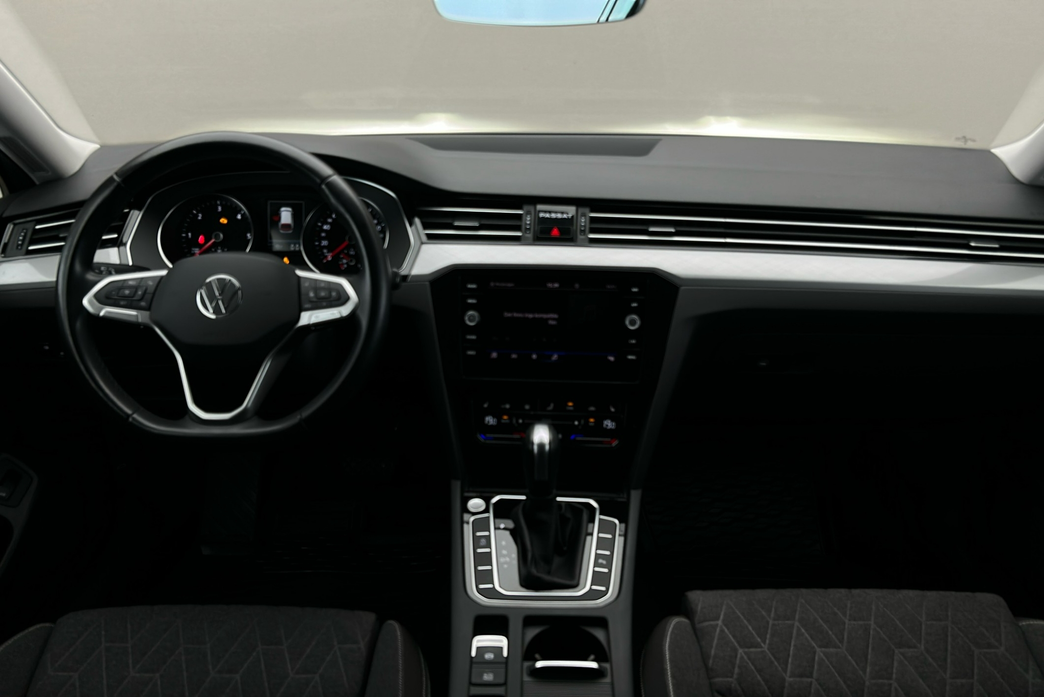 Volkswagen Passat 2023, bild 3/10