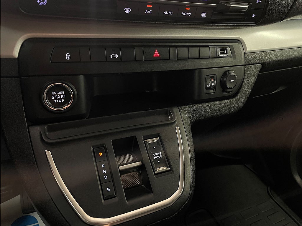 Bild på Peugeot e-Expert PRO+ 75kWh 136hk Aut L3 - B-KAMERA,M-VÄRM,1 ÄGARE