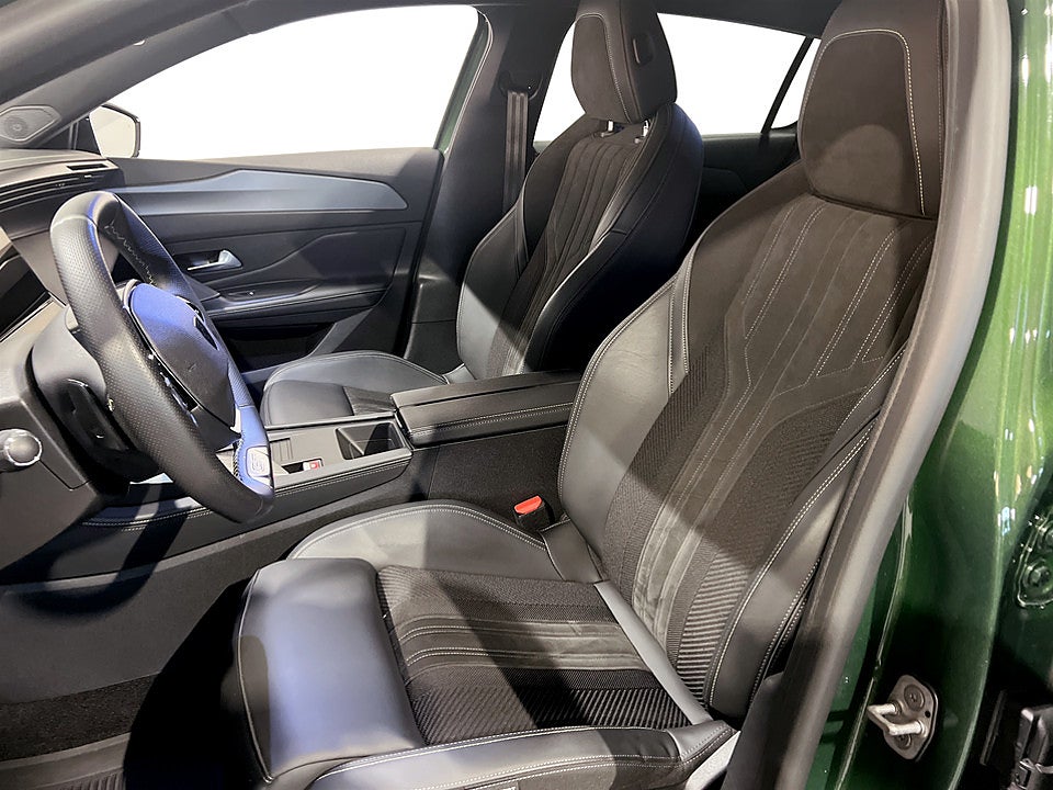 Bild på Peugeot 308 5D GT 1.2 PT 130hk Aut - B-KAMERA, CARPLAY