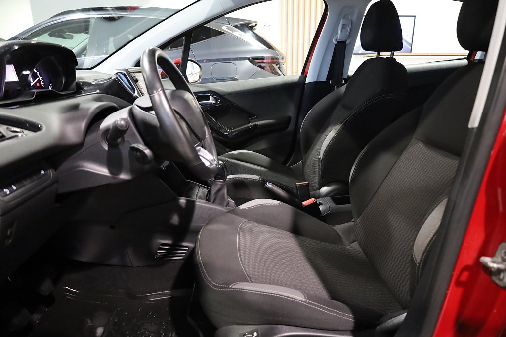 Peugeot 208 1,2 82hk Pure Tech Active 5D PDC Blåtand 2016