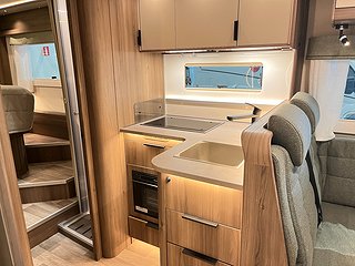 Husbil-halvintegrerad Kabe Travel Master Royal X 780 LQB 17 av 31