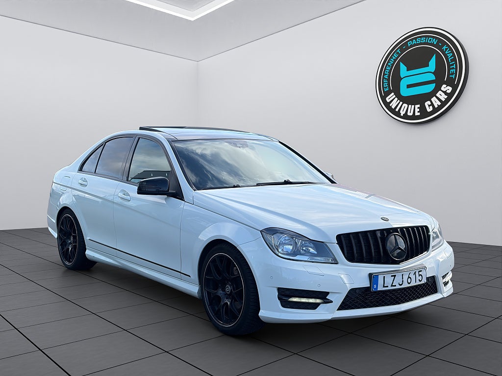 Mercedes-Benz C 180| 156hk| AMG| Pano| Backkamera| Navi| 18"| Nybes