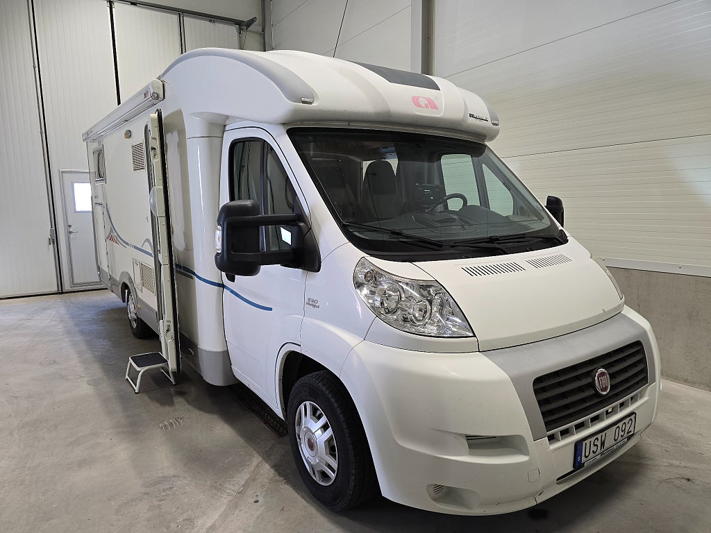 Adria Coral S 670 SL *Långbäddar *Solcell *Ugn *1700 mil!!