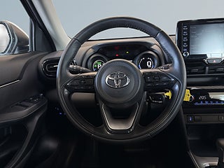 Toyota Yaris Cross Hybrid e-CVT Active S&V-Hjul/Backkamera/Rattvärme/BT – bild 9