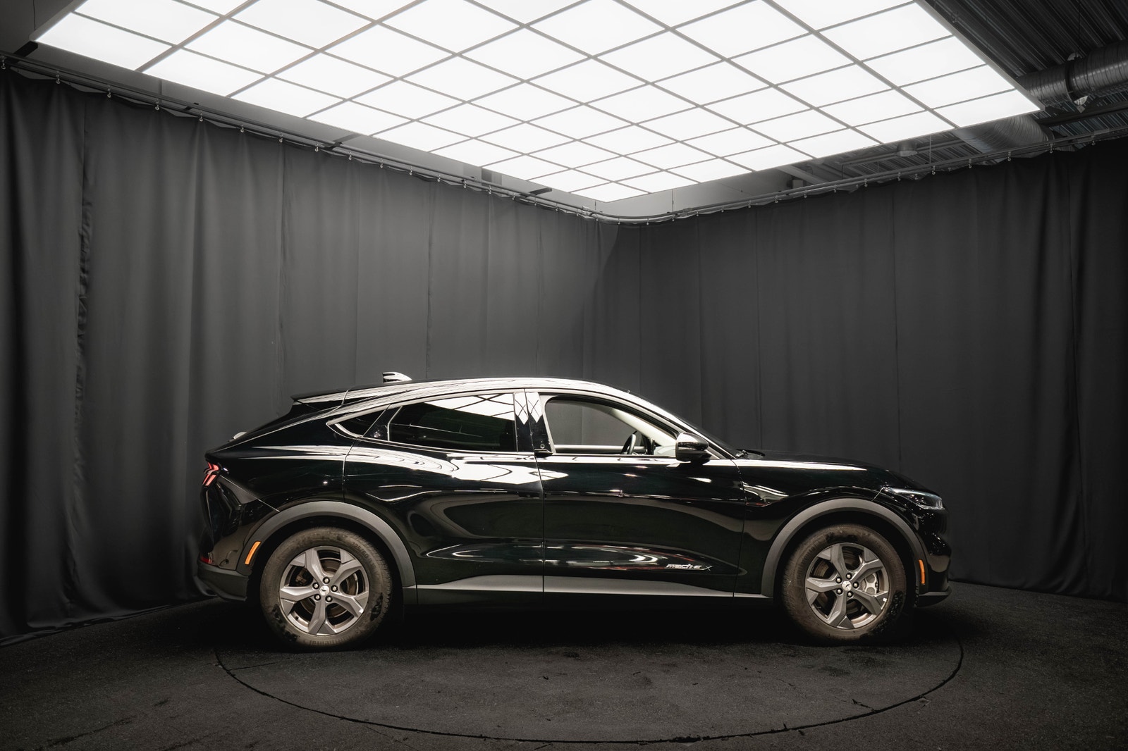 Ford Mustang Mach-E Long Range RWD DRAG LÄDER B&O 360° 1-ÄGARE 95%SoH 2022 - miniatyr 6