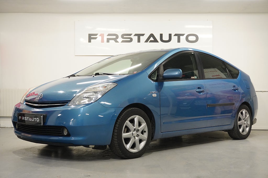 Toyota Prius 1.5 VVT-i + 3CM CVT Skinn B-Kamera Ny servad Värmare 
