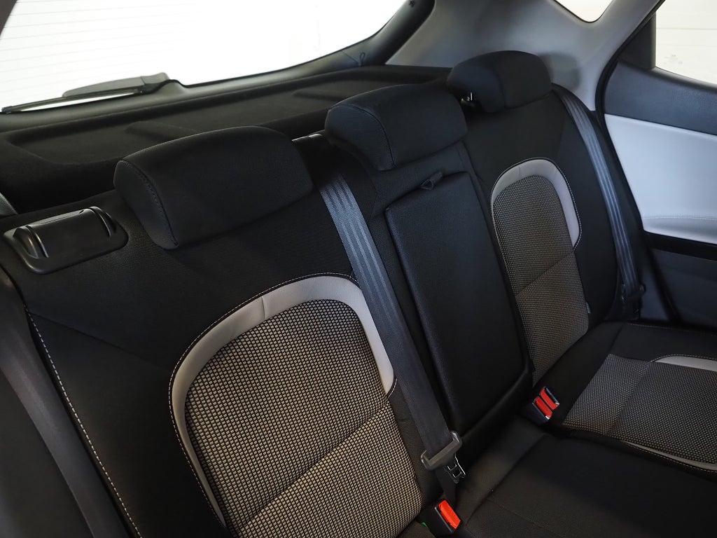 Kia Ceed cee'd 1.6 CRDi EX Comfort Motorvärmare P-Sensorer 2015