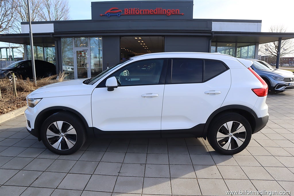 Volvo XC40 T2 1.5 FWD 129hk Momentum Teknikpaket Navi 1 Ägare