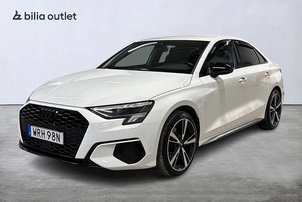 Audi A3 Sedan 35 TFSI Comfort PDC Bak Carplay Adaptiv