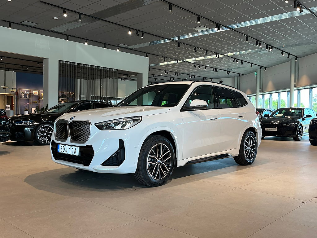 BMW X1 iX1 xDrive30 M Sport D/A Plus Rattvärme Drag 