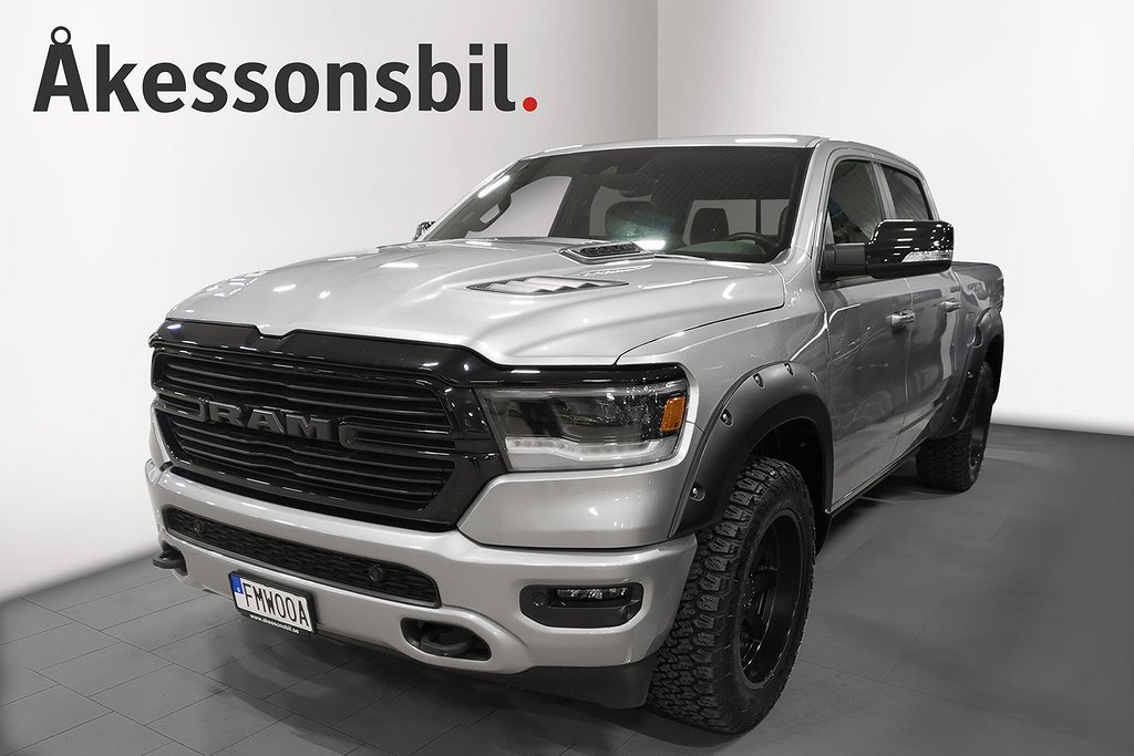 Dodge RAM 1500 Laramie Night Edition Tailgate Låg Skatt NY Skick