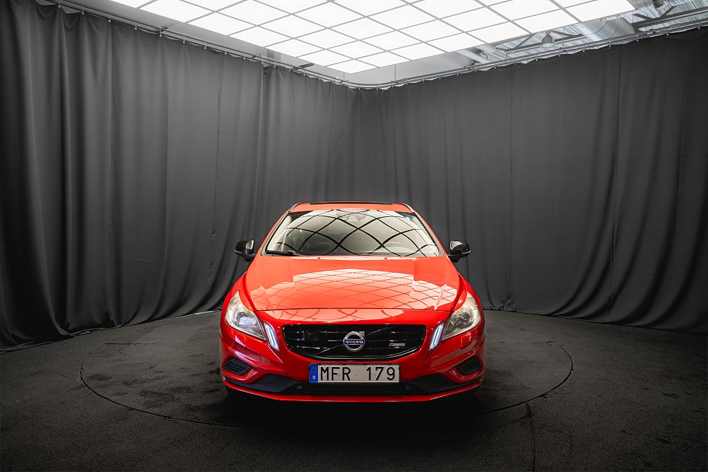 Volvo V60 D3 R-Design LÄDER D-VÄRM ELSTOL BLIS ADAPTIV-FART