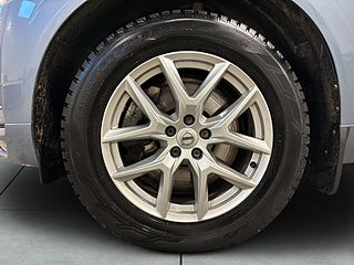 Volvo XC60 B4 AWD Aut Momentum Värmare Kamera GPS Skinn S&V-däck