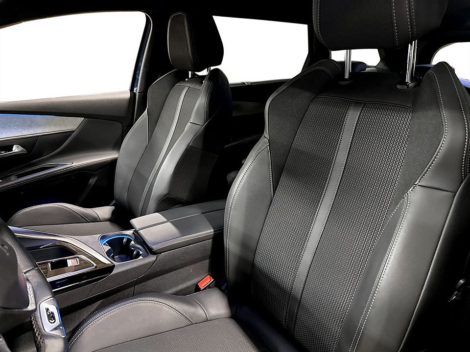 Bild på Peugeot 5008 GT 1.2 PT 130hk Aut - B-KAMERA, CARPLAY