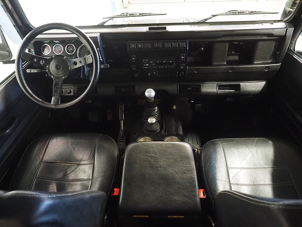 Land Rover Defender 110 4x4 TD5 Black Edition Snorkel Extraljus Drag Pick-U 2002