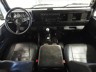 SUV Land Rover Defender 110 12 av 22