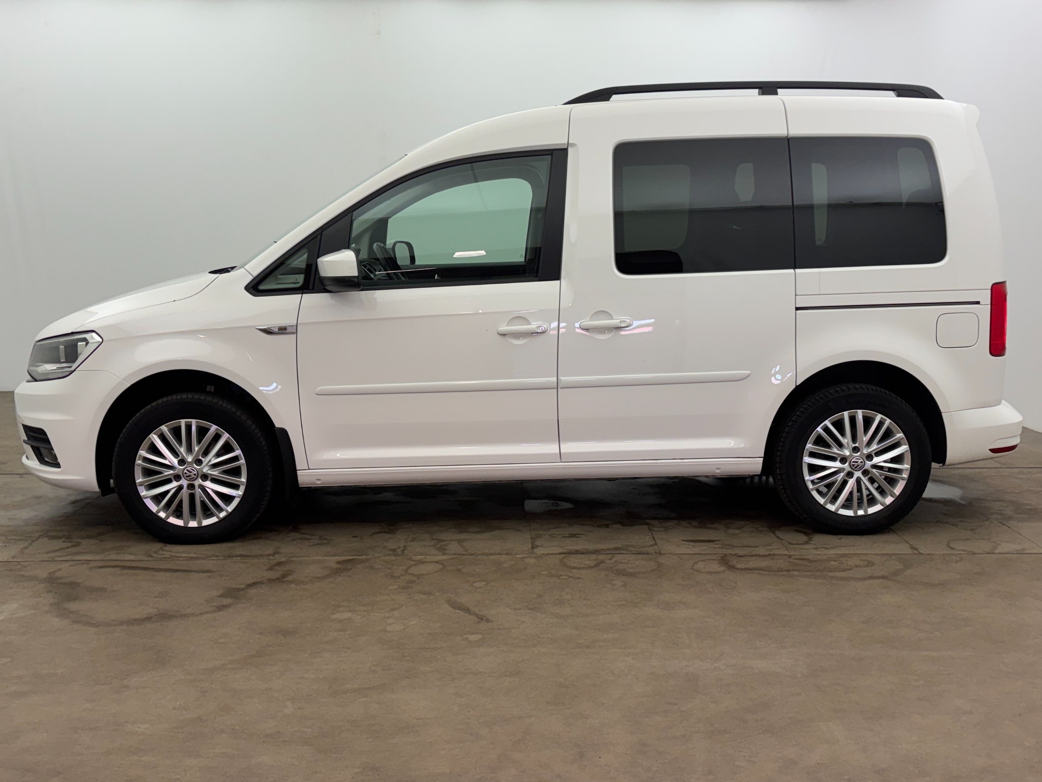 Volkswagen Caddy 2020, bild 3/45