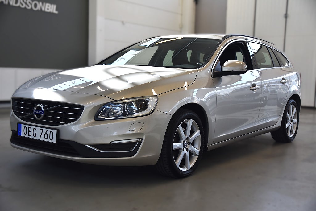 Volvo V60 D3 Momentum Euro 6 KAMREM BYTT RATTVÄRME 