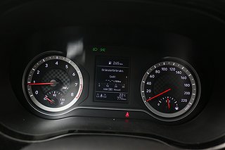 Halvkombi Hyundai i10 9 av 13