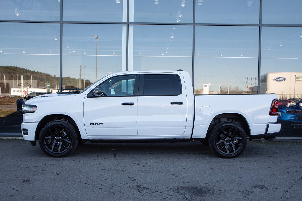 Dodge RAM 1500 Laramie Night Premium 426 hk E85 LÅG SKATT