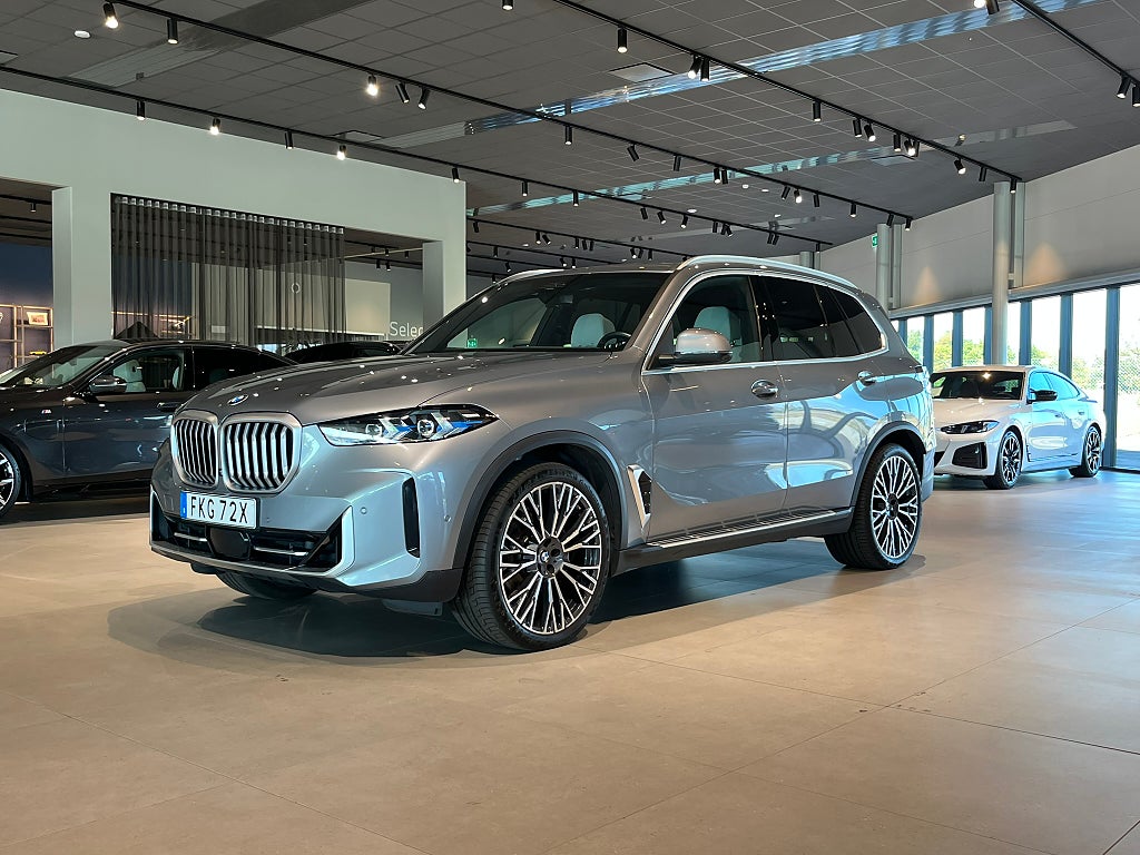 BMW X5 xDrive30d D/A Pro H/K Komfortstolar Pano Luftfjädring