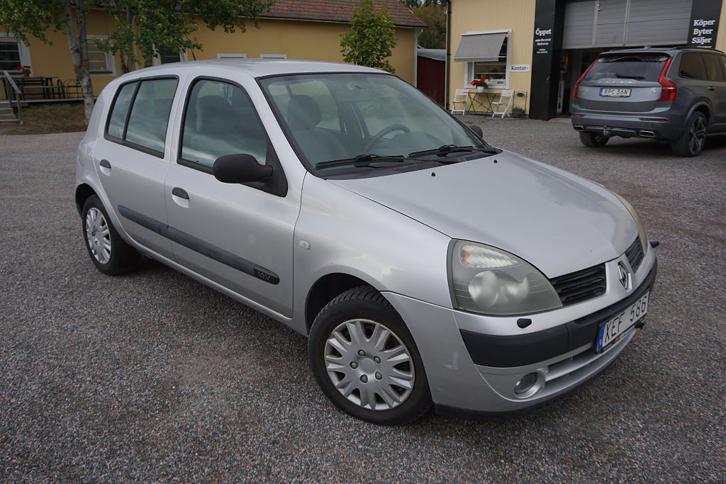 Renault Clio 5-dörrars 1.2 / M-värmare/ 12.500 Mil