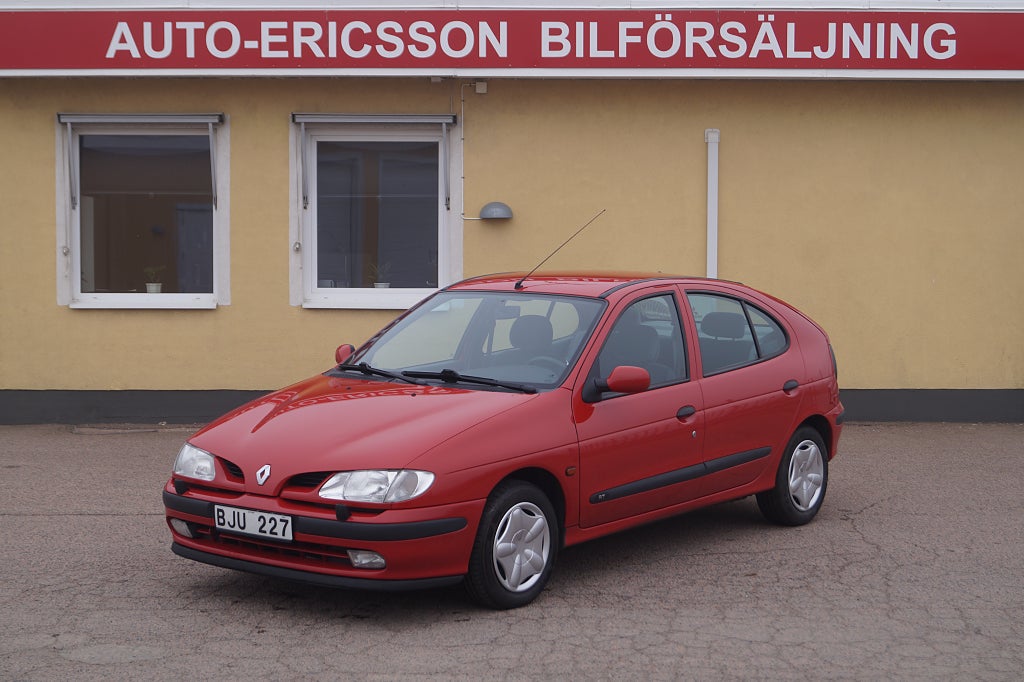 Renault Mégane 2.0 RT Endast 8000 mil!
