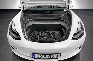 Sedan Tesla Model 3 27 av 27