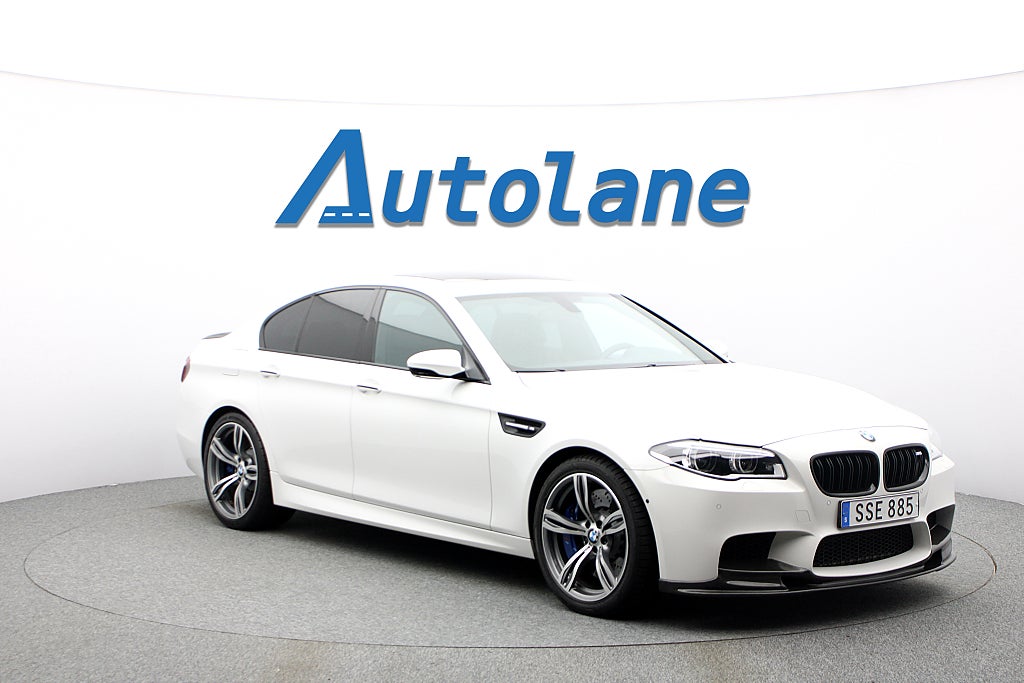 BMW M5 DCT Akrapovic, B&O, HUD, Taklucka Sommarkampanj 4.99%