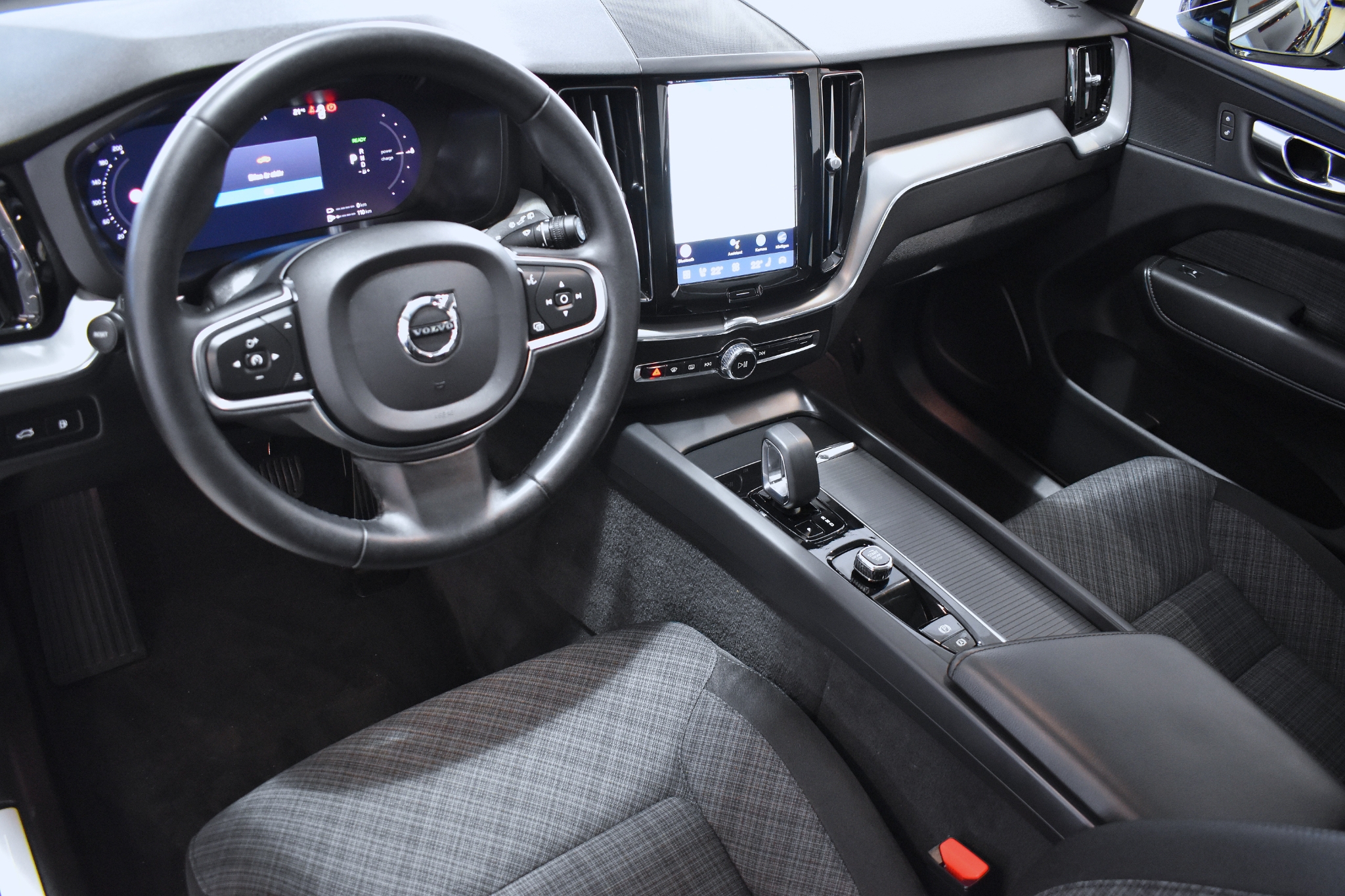 Volvo XC60 Recharge T6 AWD Long Range 2023, photo 7/50