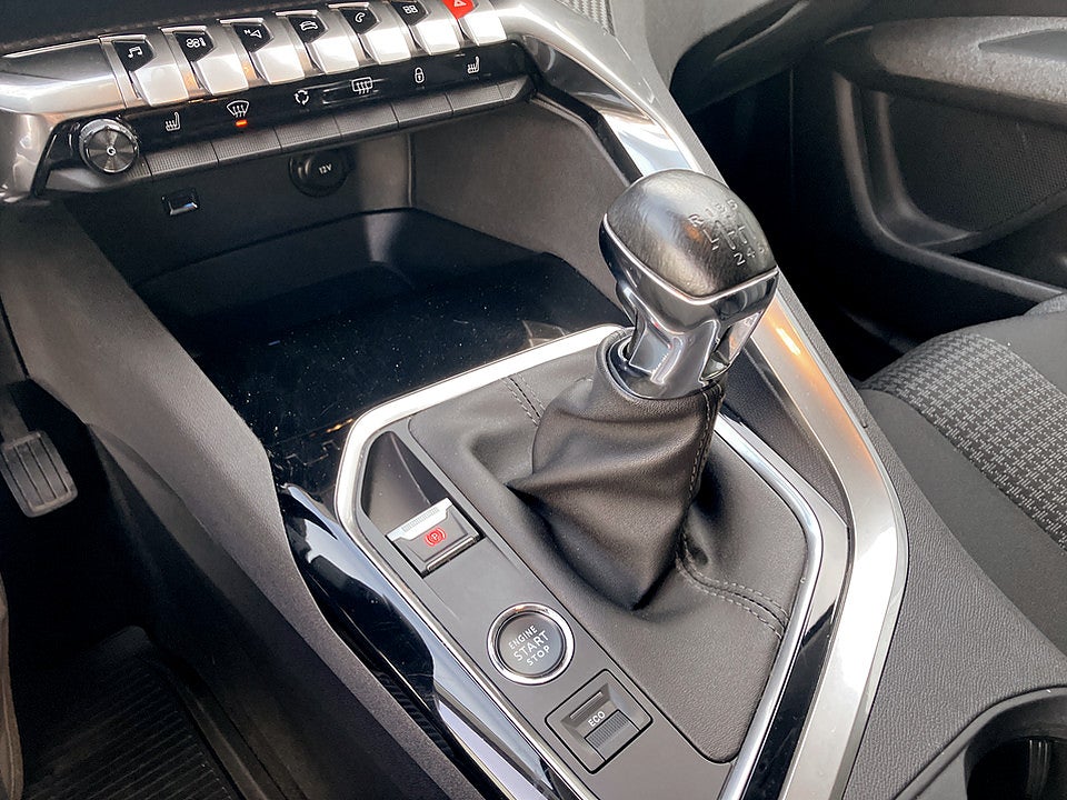 Bild på Peugeot 3008 Active Pack 1.2 PT 130hk KAMPANJRÄNTA 3,99%